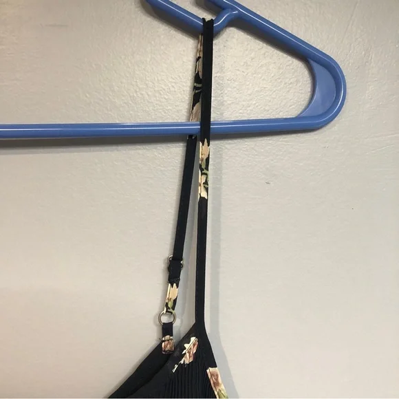 Abercrombie & Fitch Bohemian Floral Babydoll Accordion Pleated Flowy Tank Top - Picture 14 of 16